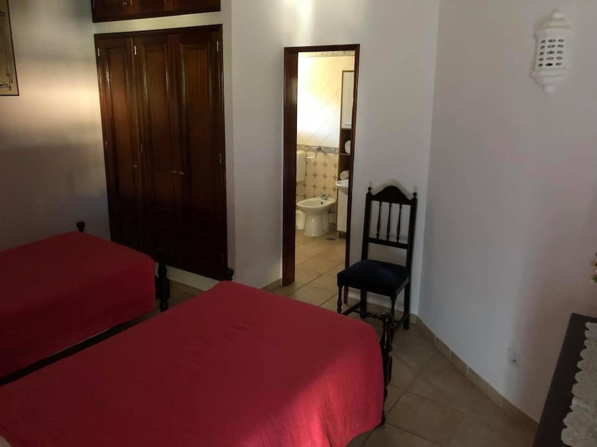 House With One Bedroom In Odiaxere, With Pool Access, Enclosed Garden Apartment *